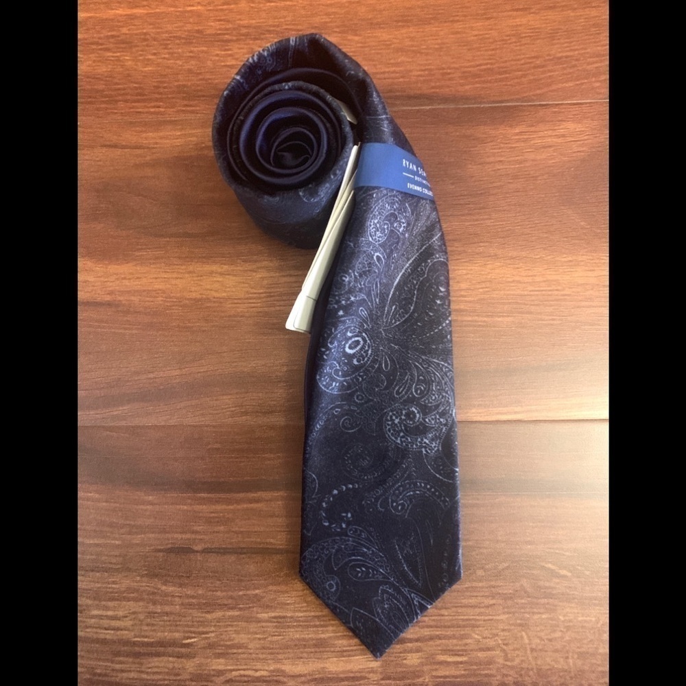 🌿SALE🌿RYAN SEACREST Paisley Blue Silk Necktie